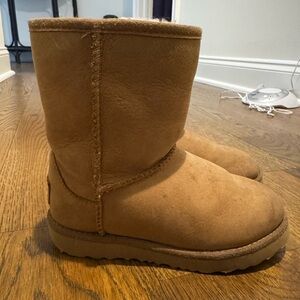 UGG Chestnut Short Kids Boots